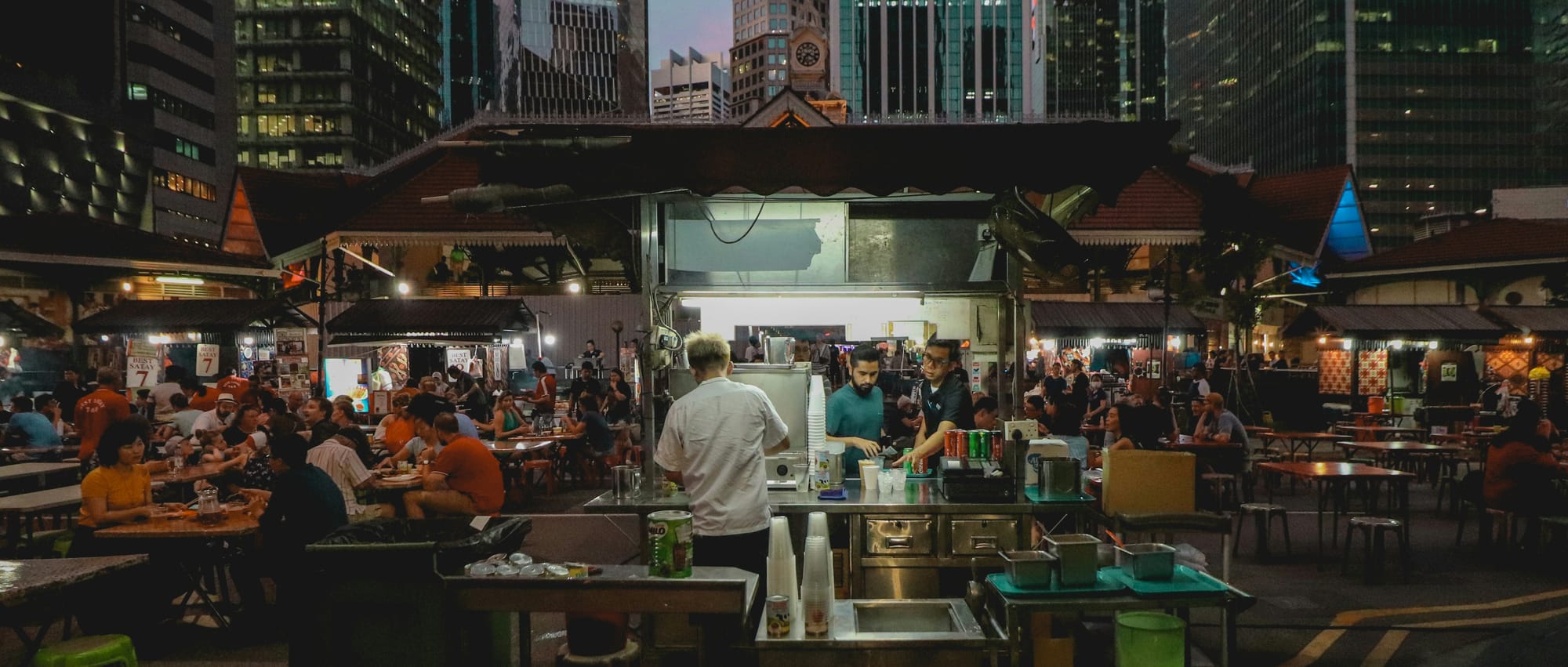5 Singapore Restaurants Hiring Staff as Automation Reshapes Global Job Market