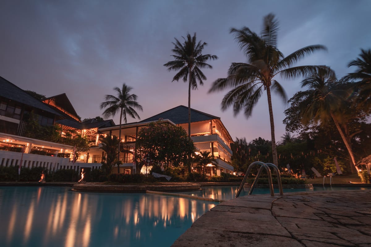 22 best hotels in Singapore for relaxing staycations Post feature image