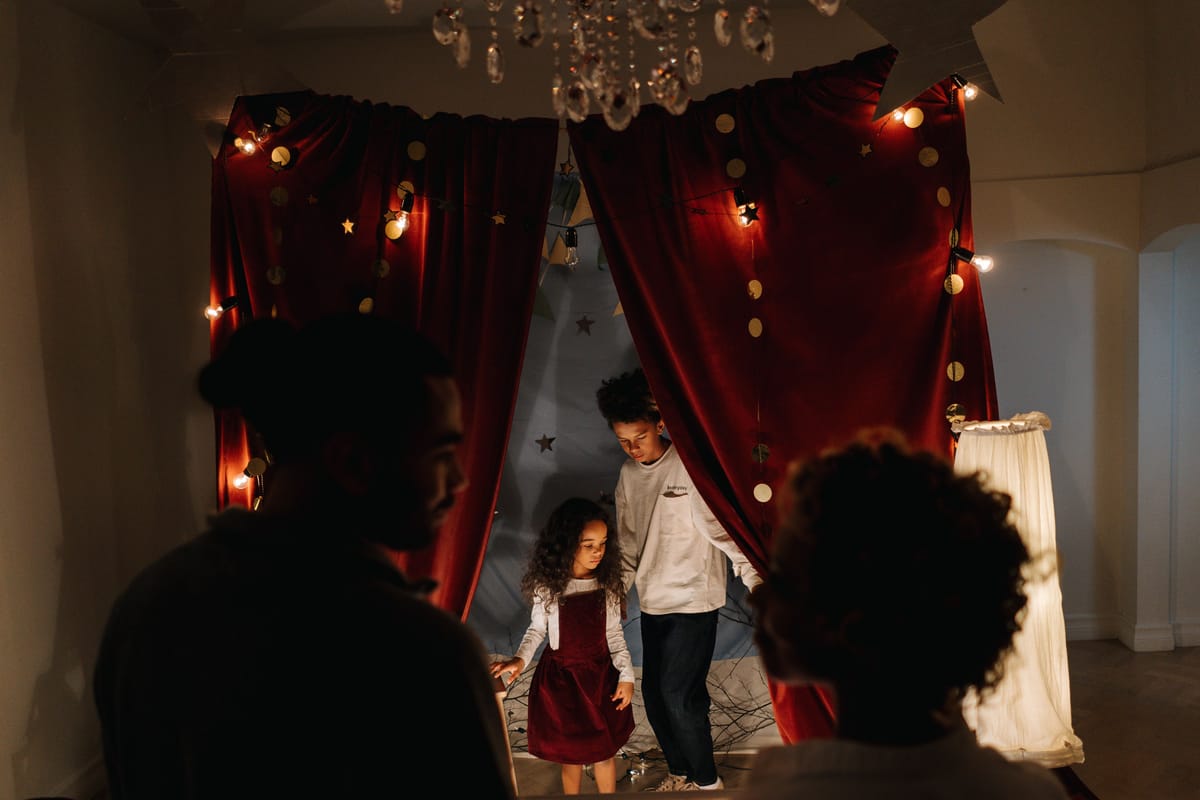 2 theatre shows to watch with kids: Charlie And The Chocolate Factory, Scaredy Kat Presents Post feature image