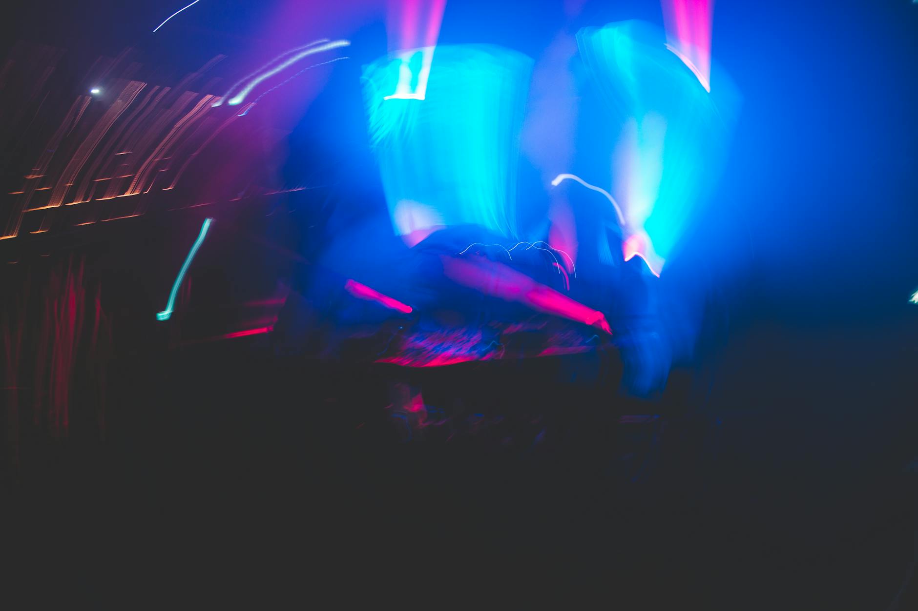 Storage stocks jump as Seagate's upbeat forecast fuels confidence in AI spending Post image